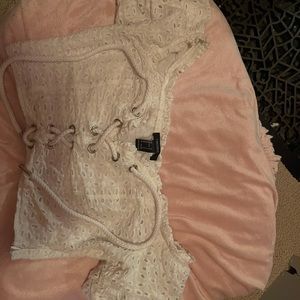 White puff sleeve tie too